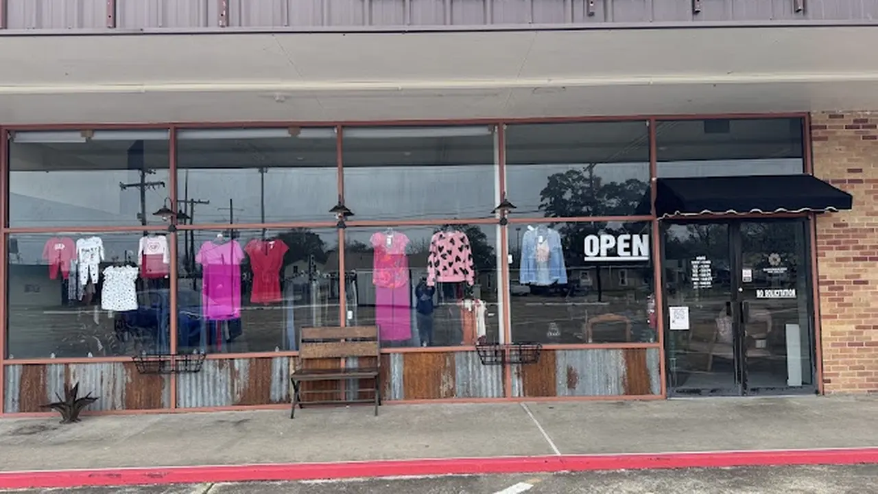Consignment store in Vidor, Texas: The Rustic Rack Consignment Shop