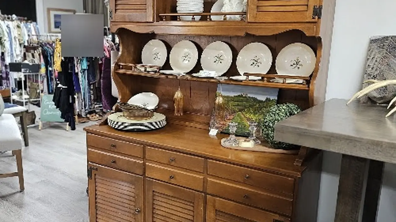Consignment store in Thomasville, North Carolina: The Second Home