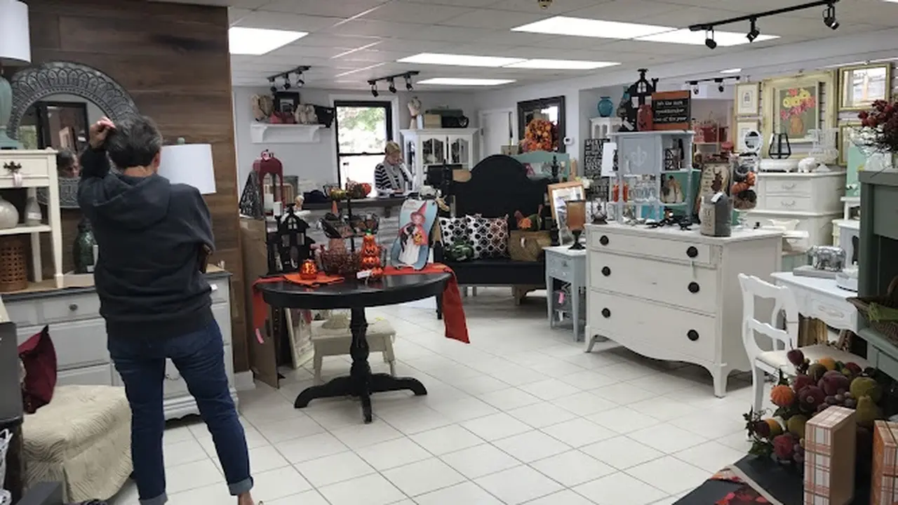 Consignment store in Kingsville, Maryland: The Shabby Button