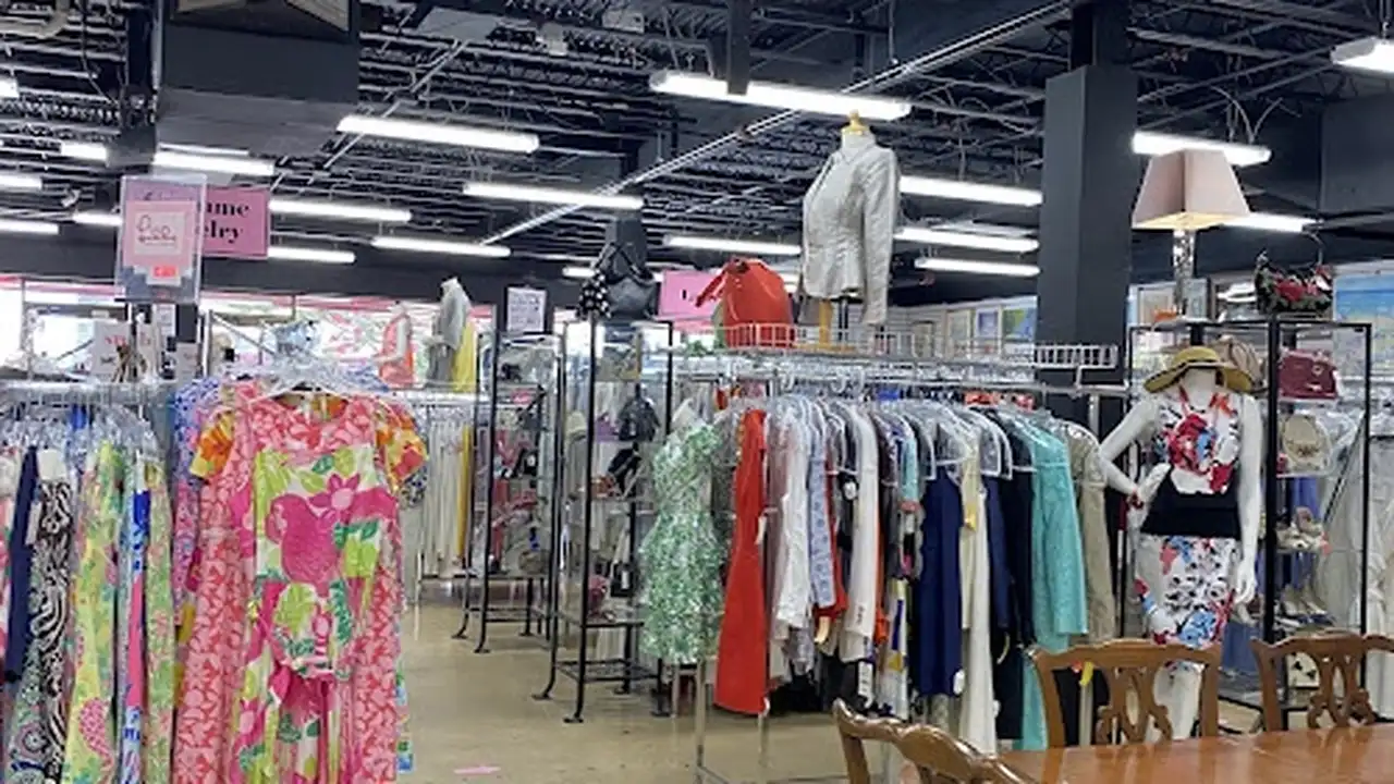 Consignment store in Winston-Salem, North Carolina: The Snob Shop
