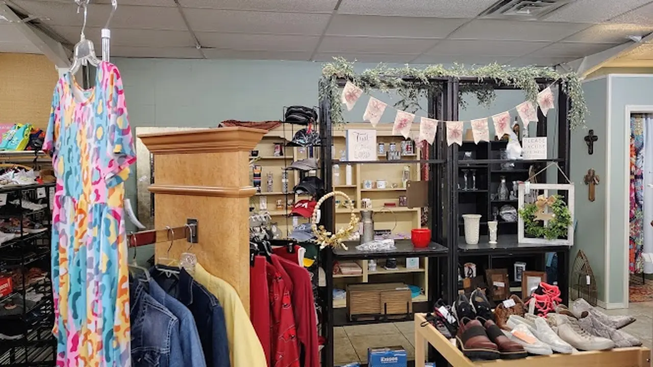 Consignment store in Van Buren, Arkansas: The Thrifted Collection