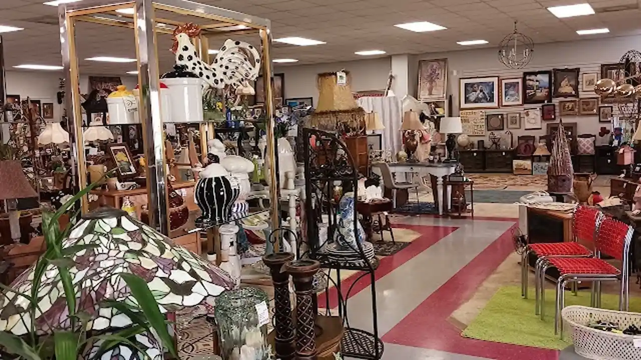 Consignment store in Owensboro, Kentucky: The Unique Nest