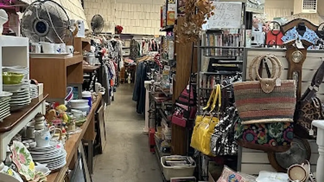 Consignment store in Lodi, California: The Urban Barn
