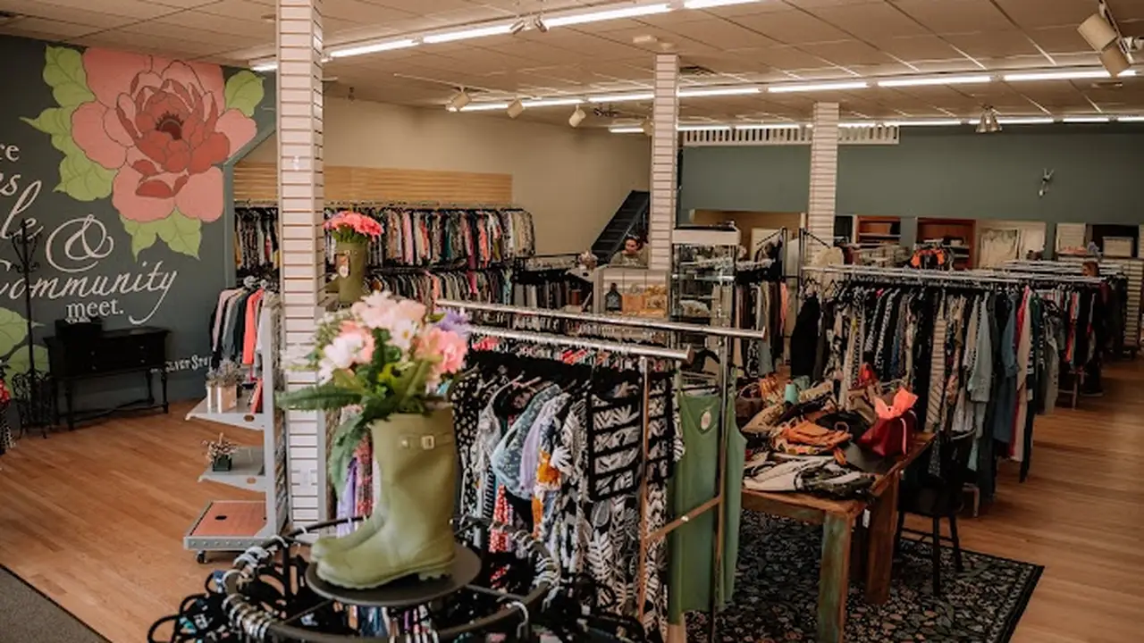 Consignment store in Reedsburg, Wisconsin: The Velvet Studio