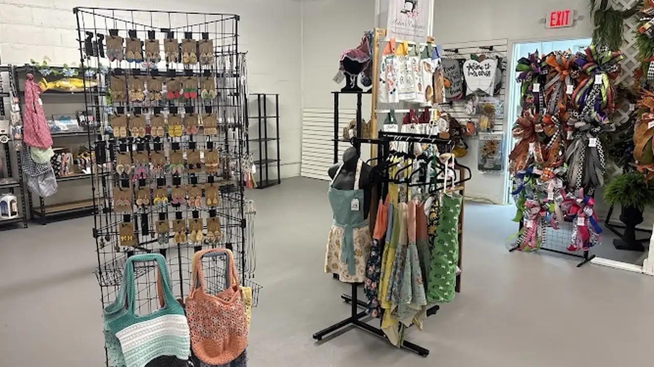 Consignment store in Hope Mills, North Carolina: The Vendor Loft