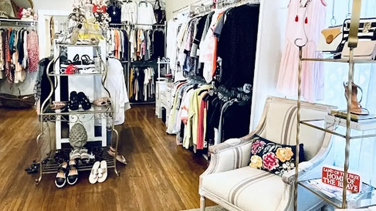 Consignment store in Wichita, Kansas: The Violet Closet