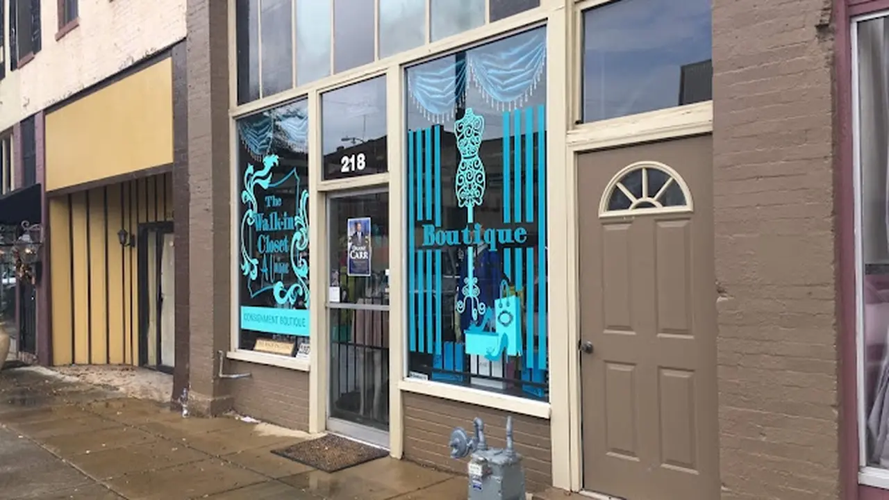 Consignment store in Bessemer, Alabama: The Walk-In Closet Boutique