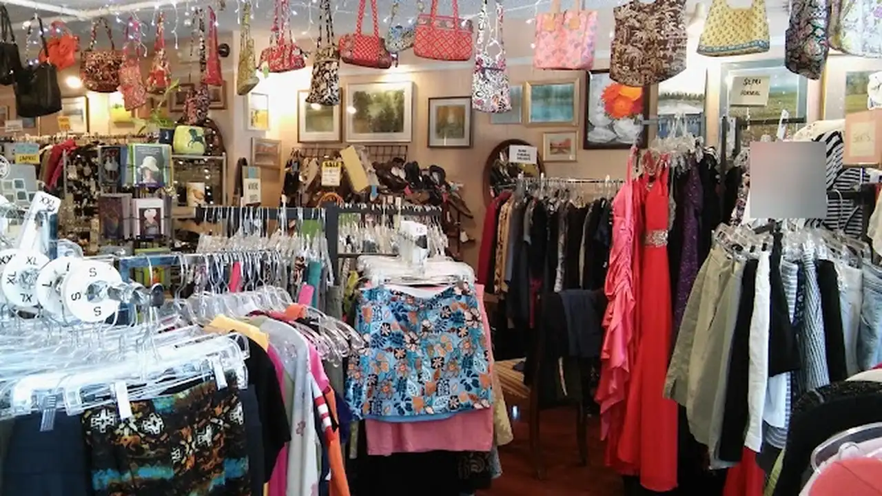 Consignment store in East Aurora, New York: The Walk In Closet