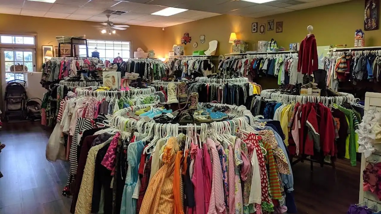 Consignment store in Hoover, Alabama: Then Again