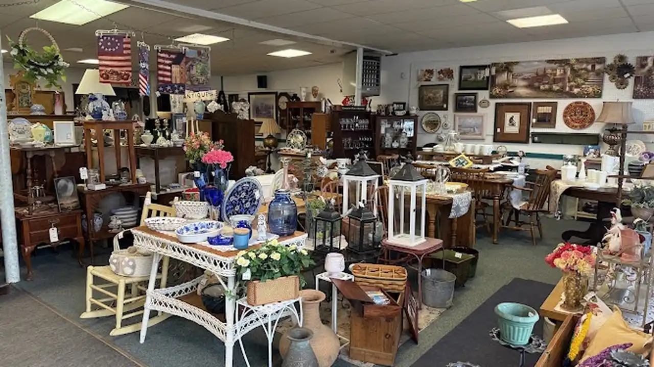 Consignment store in Slingerlands, New York: Then & Now Consignments