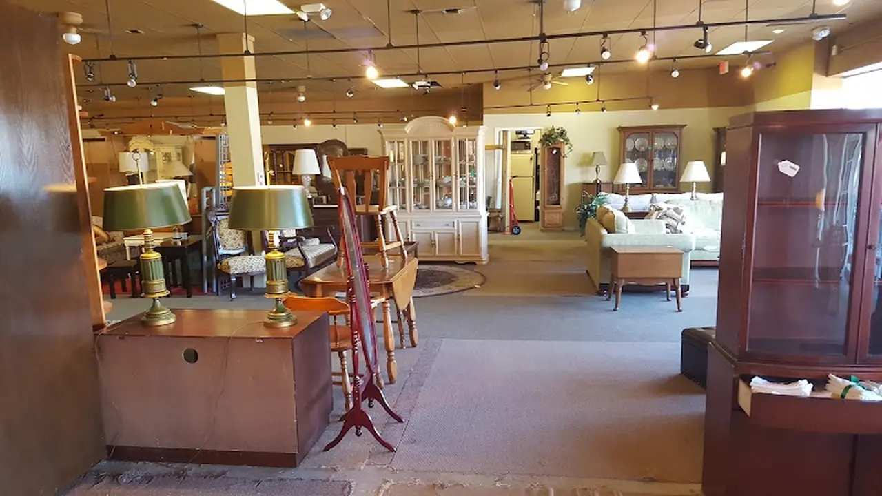 Consignment store in Mason, Ohio: This n That Consignments