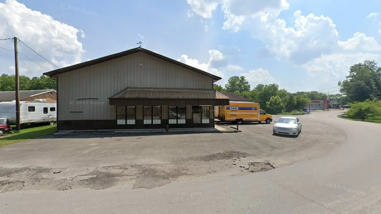 Consignment store in Ashland, Kentucky: This & That