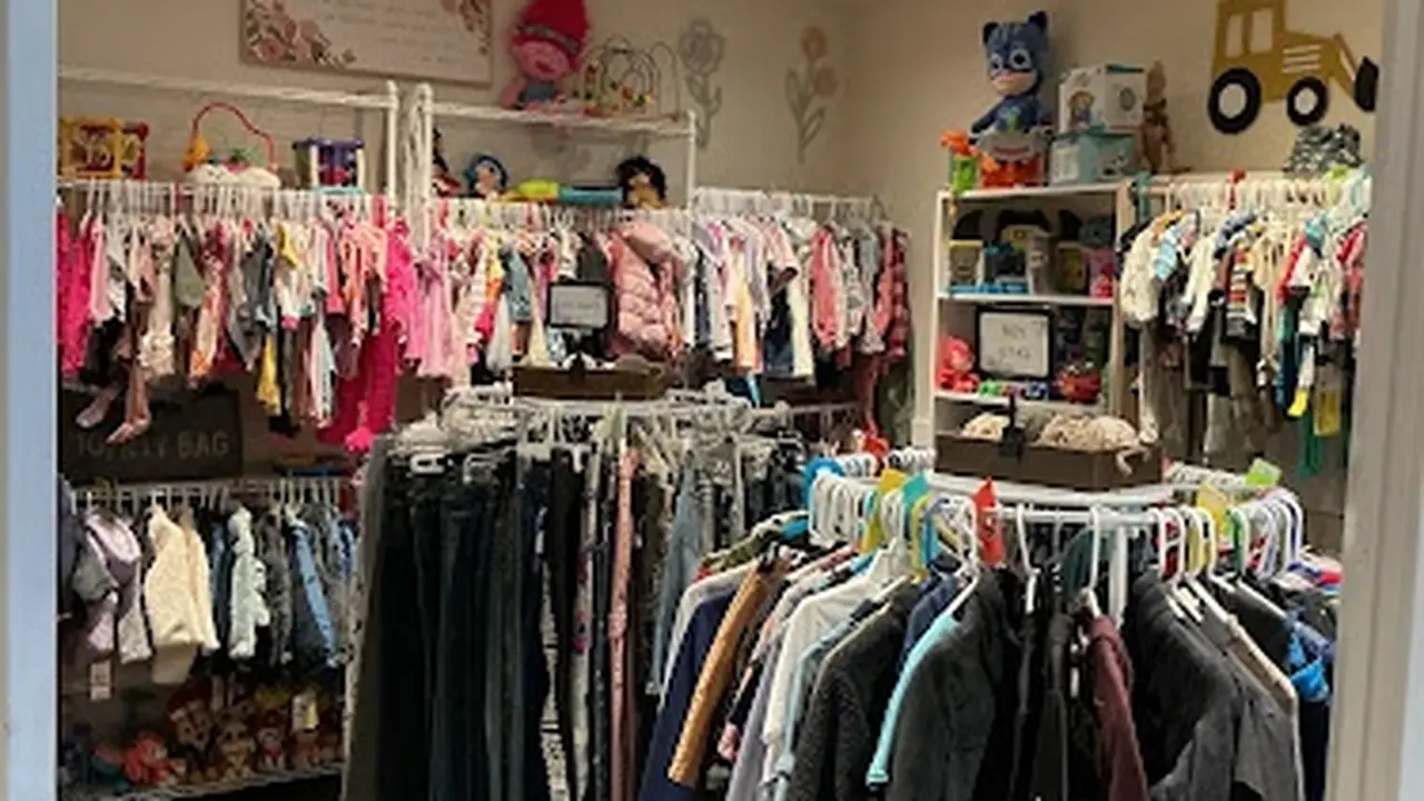Consignment store in Vancouver, Washington: Threaded Side by side Consignment