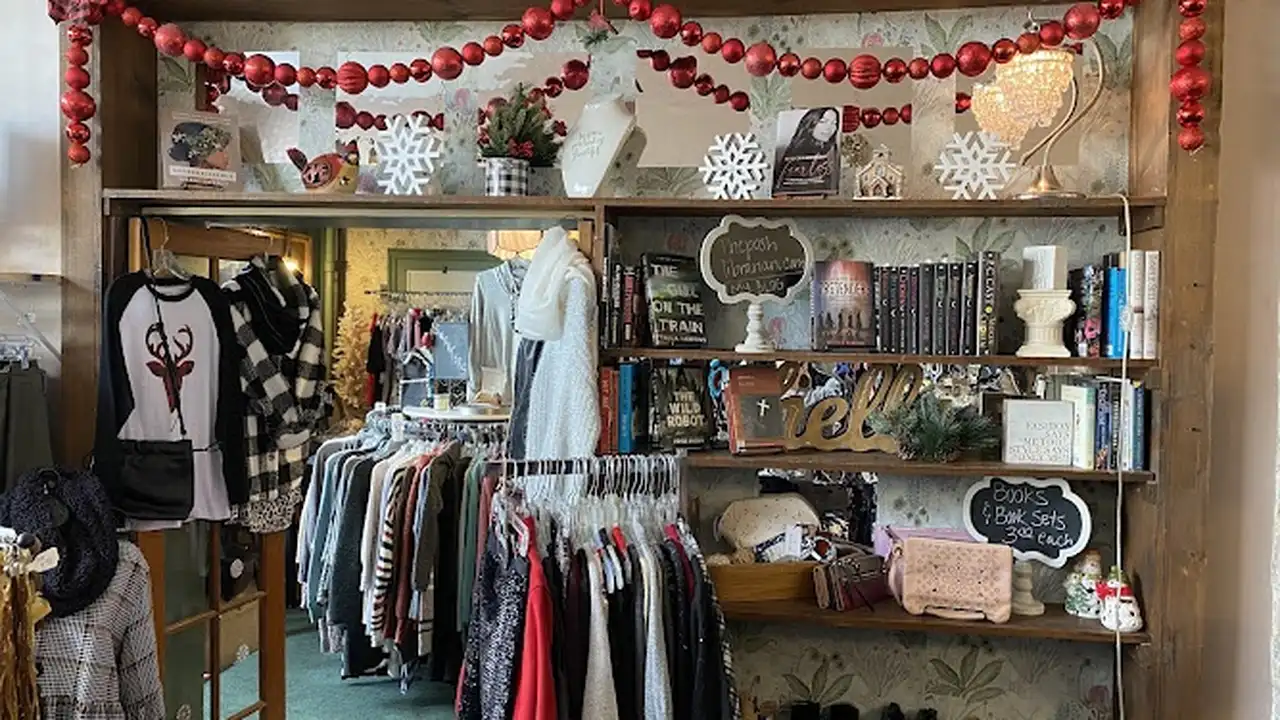 Consignment store in Stanton, Michigan: Threads by Kelly