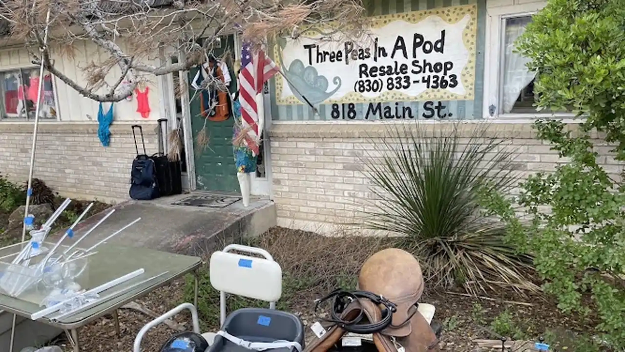 Consignment store in Blanco, Texas: Three Peas In A Pod Resale
