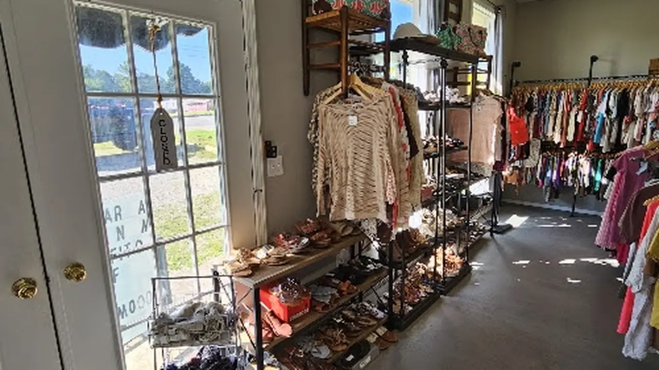 Consignment store in Mountain Home, Arkansas: Thrift and Flea Boutique