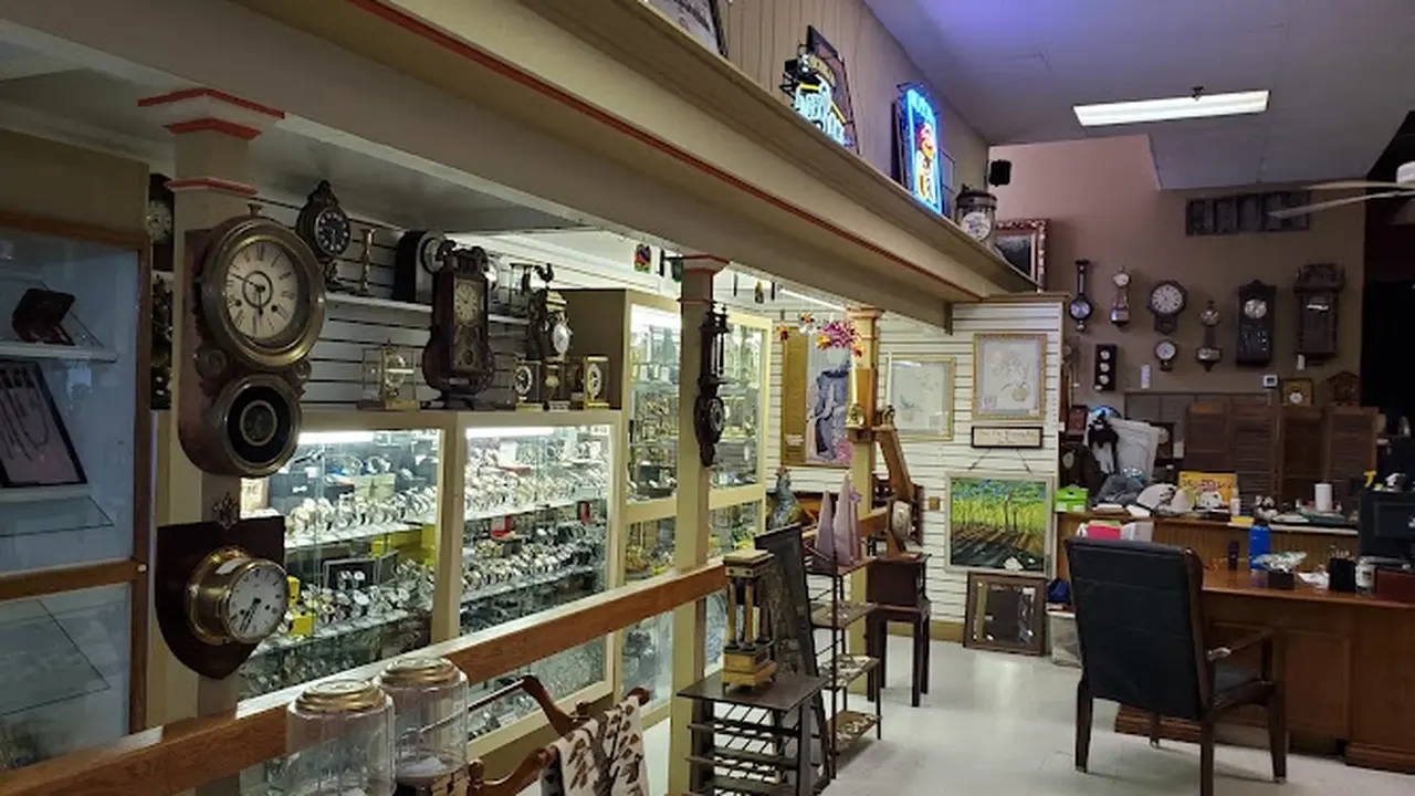 Consignment store in Daytona Beach, Florida: Tic Toc Enterprises