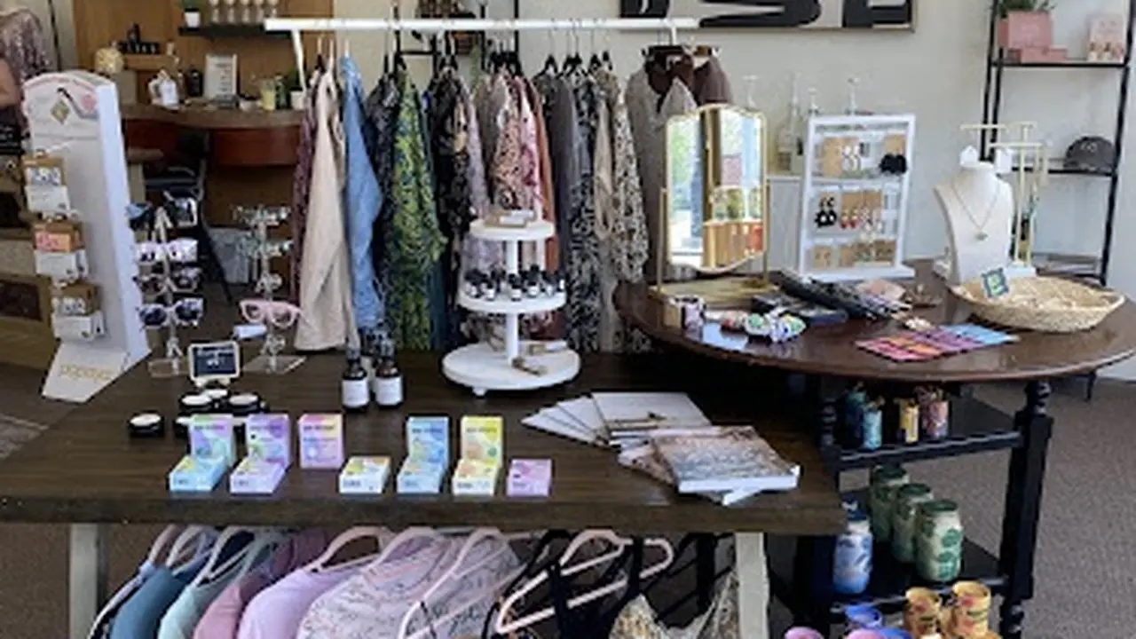 Consignment store in New Castle, Indiana: Tigerlily Boutique