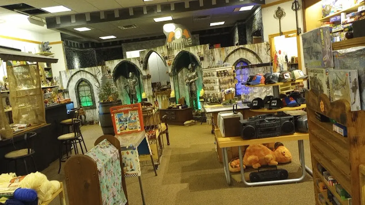 Consignment store in Bartlesville, Oklahoma: Time Travelers Geeks & Antiques