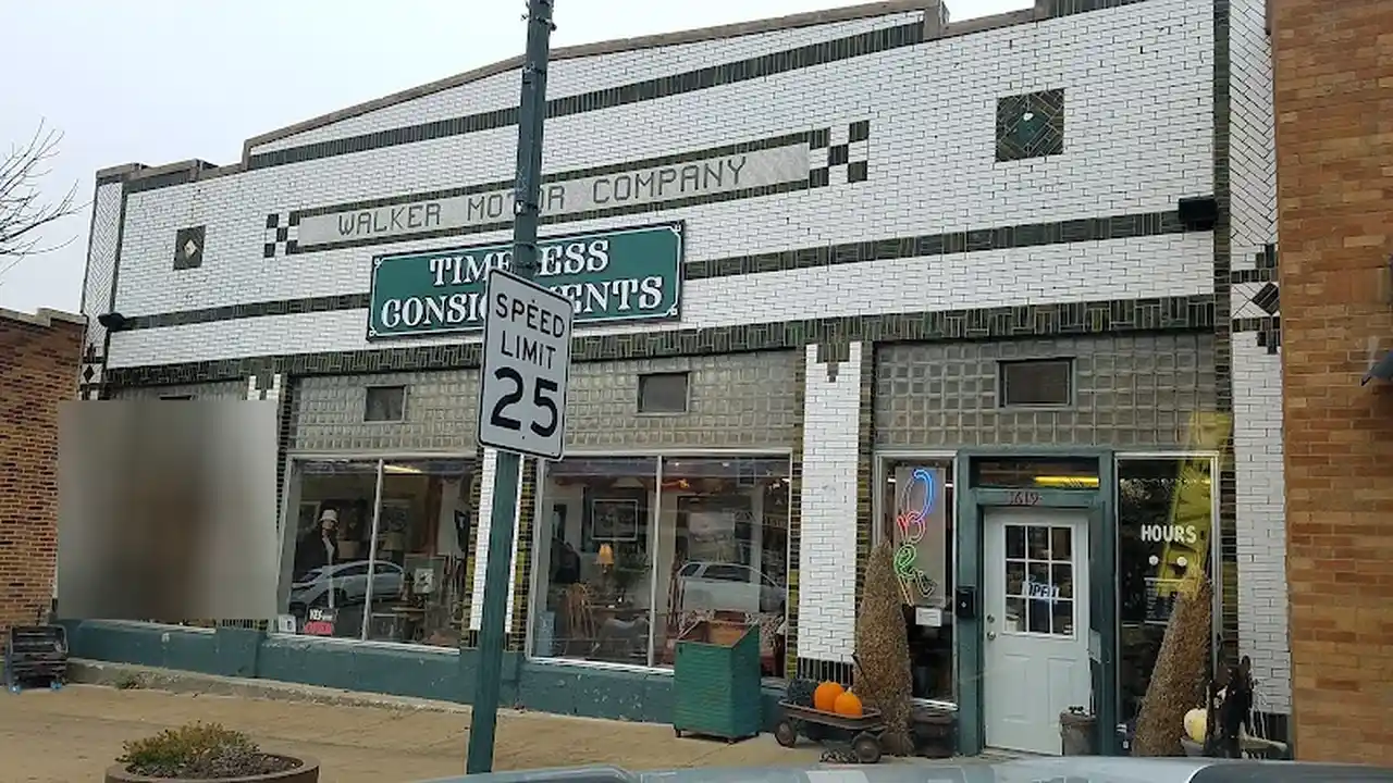 Consignment store in Spirit Lake, Iowa: Timeless Consignments