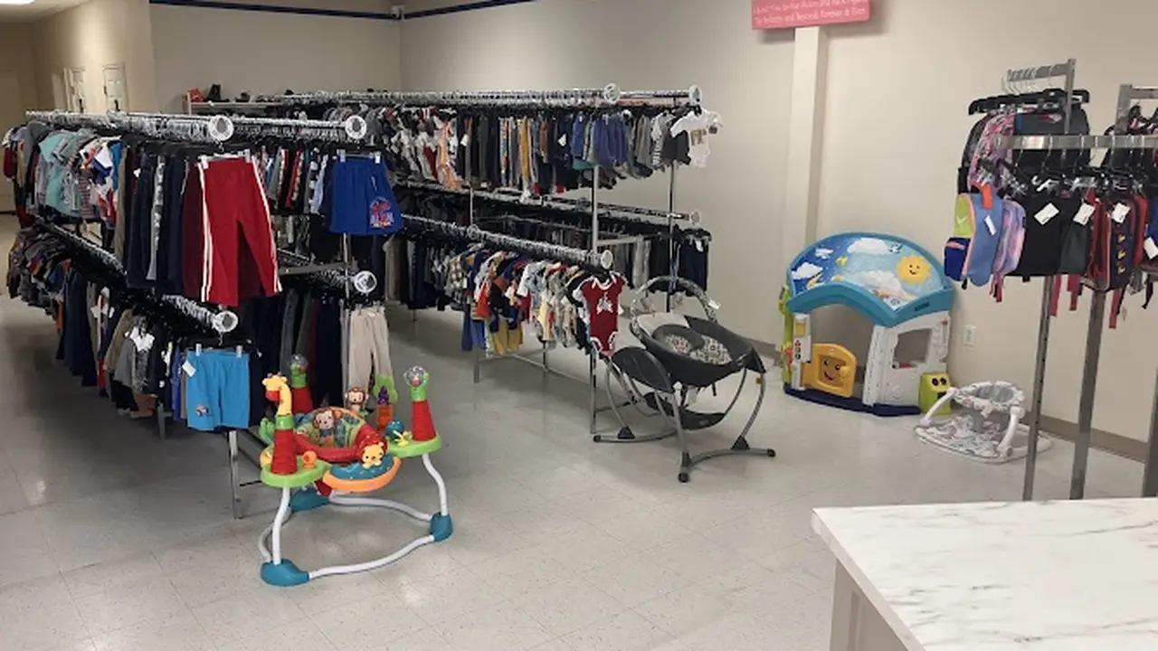Consignment store in Lake Jackson, Texas: Tiny Treasures Resale