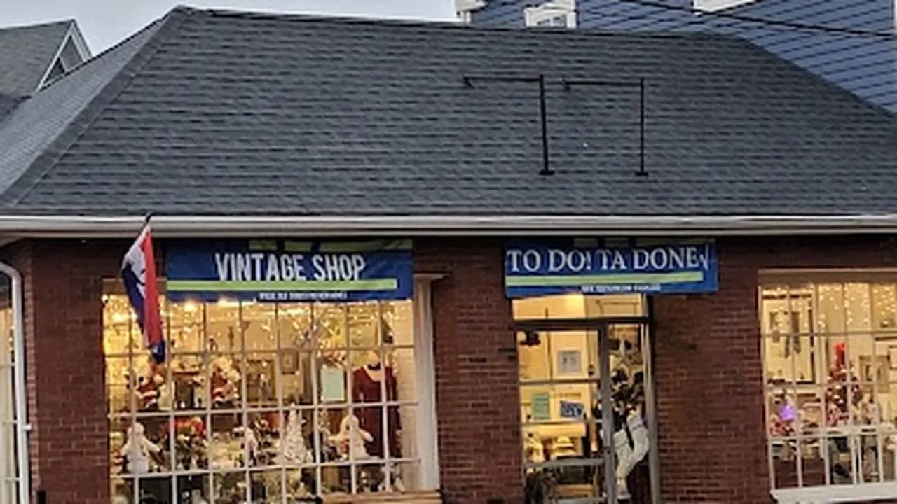 Consignment store in Salem, Massachusetts: To Do Ta Done