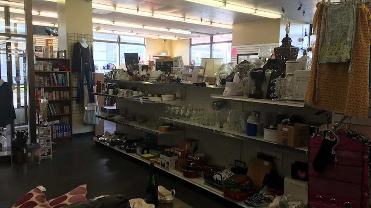 Consignment store in Sitka, Alaska: Tongass Threads Consignment