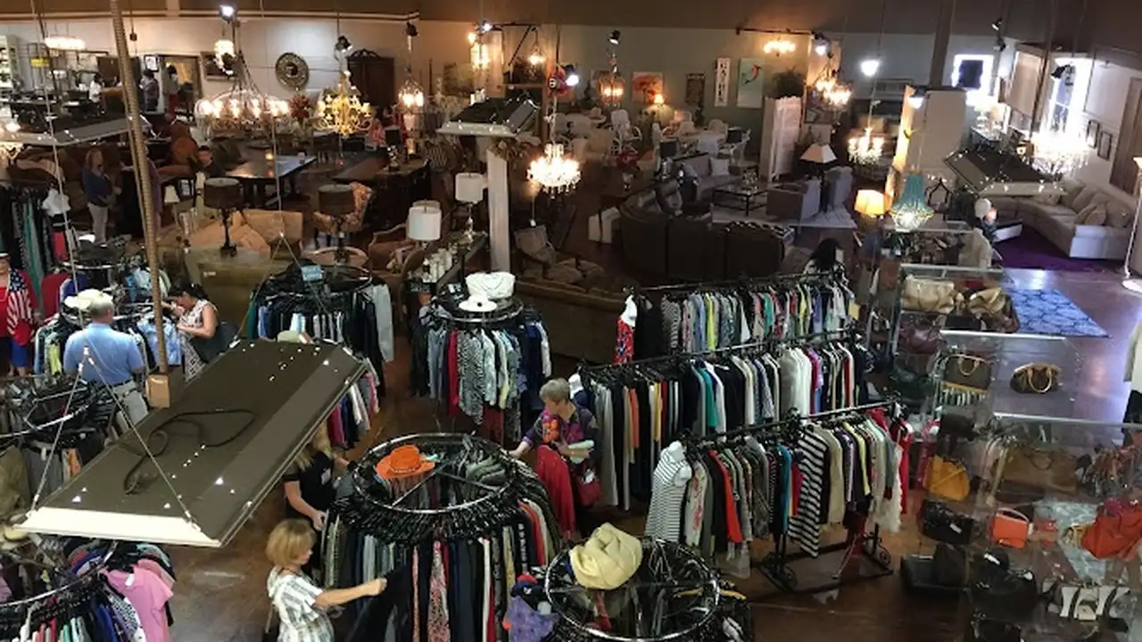 Consignment store in San Antonio, Texas: Too Good To Be Threw