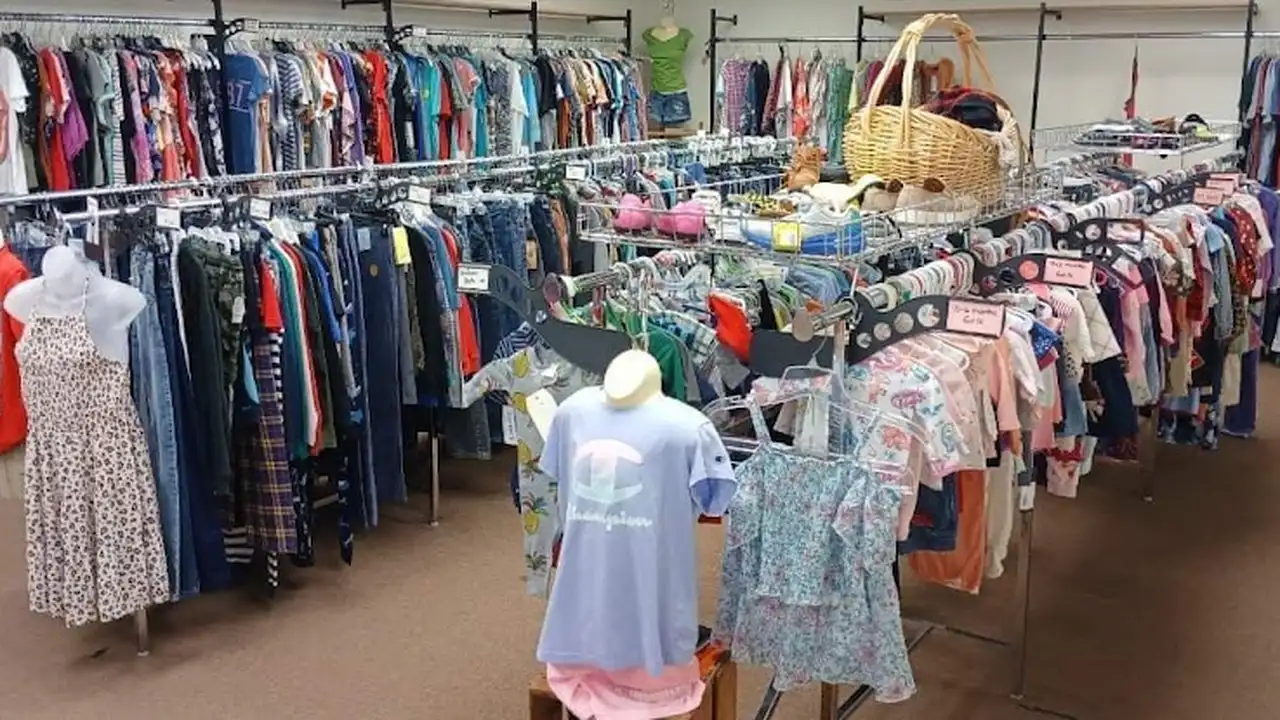Consignment store in Princeton, Illinois: Tossed & Found Resale + Consignment
