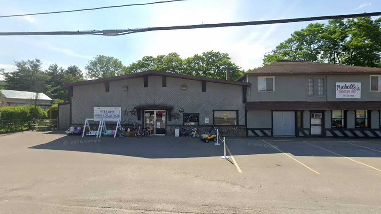 Consignment store in Monroe, Pennsylvania: Tots 2 Teens