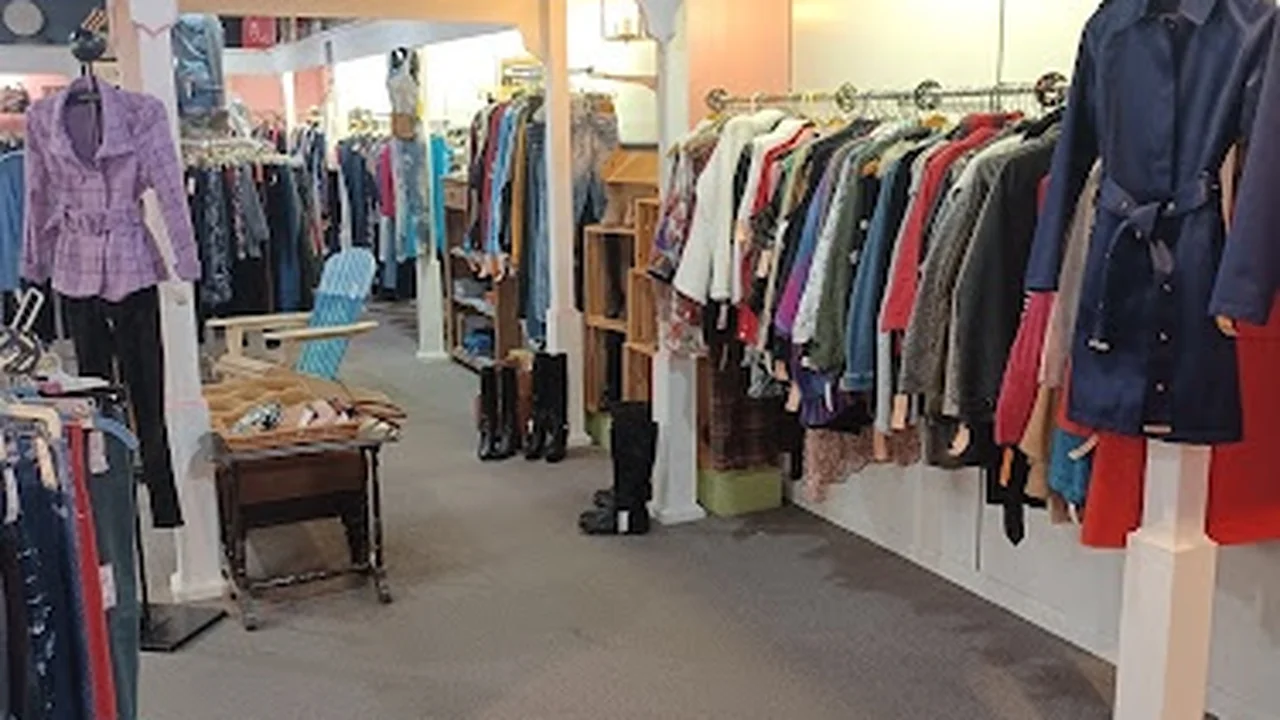 Consignment store in Delaware, Ohio: Toujours