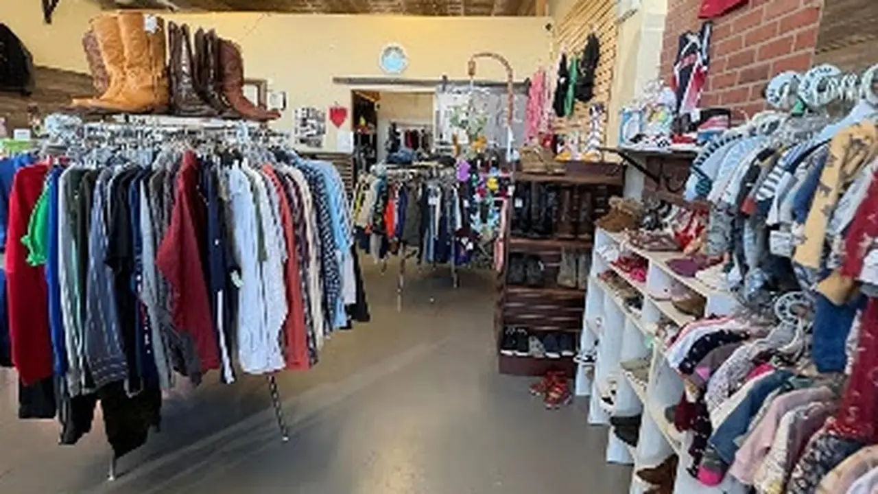 Consignment store in Sour Lake, Texas: Trading Post Consignments