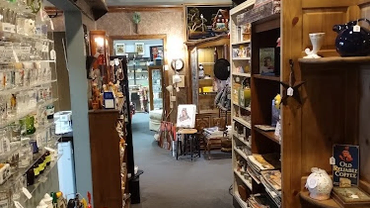 Consignment store in Wisconsin Rapids, Wisconsin: Trading Post