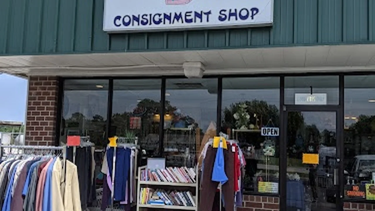 Consignment store in Bogue, North Carolina: Trading Treasures Consignment Shop