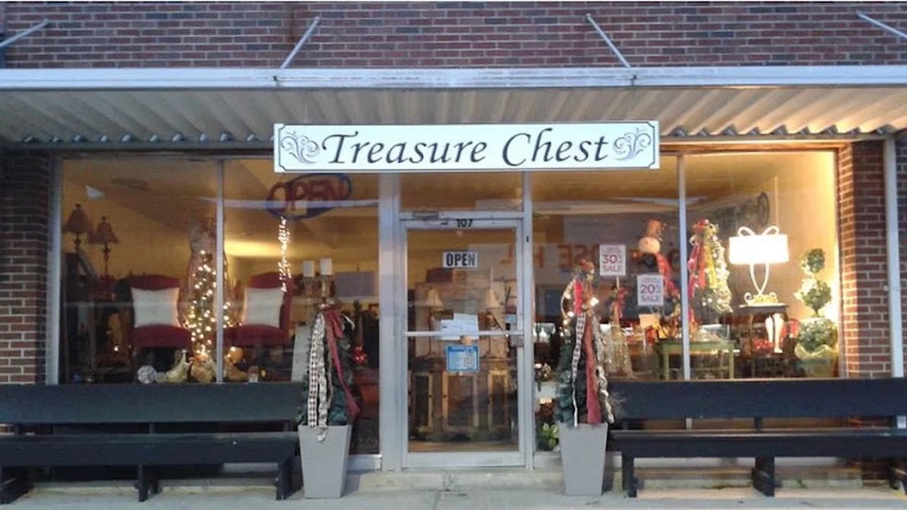Consignment store in Rose Hill, North Carolina: Treasure Chest ReSale, Consignment