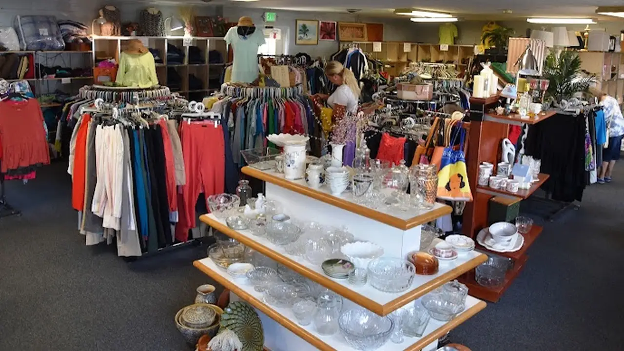Consignment store in St Michaels, Maryland: Treasure Cove Thrift Shop