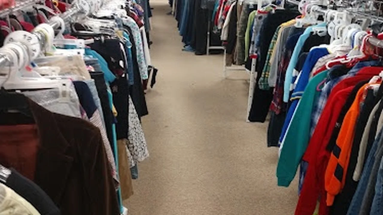 Consignment store in Beaumont, Texas: Treasure House of St Mark's