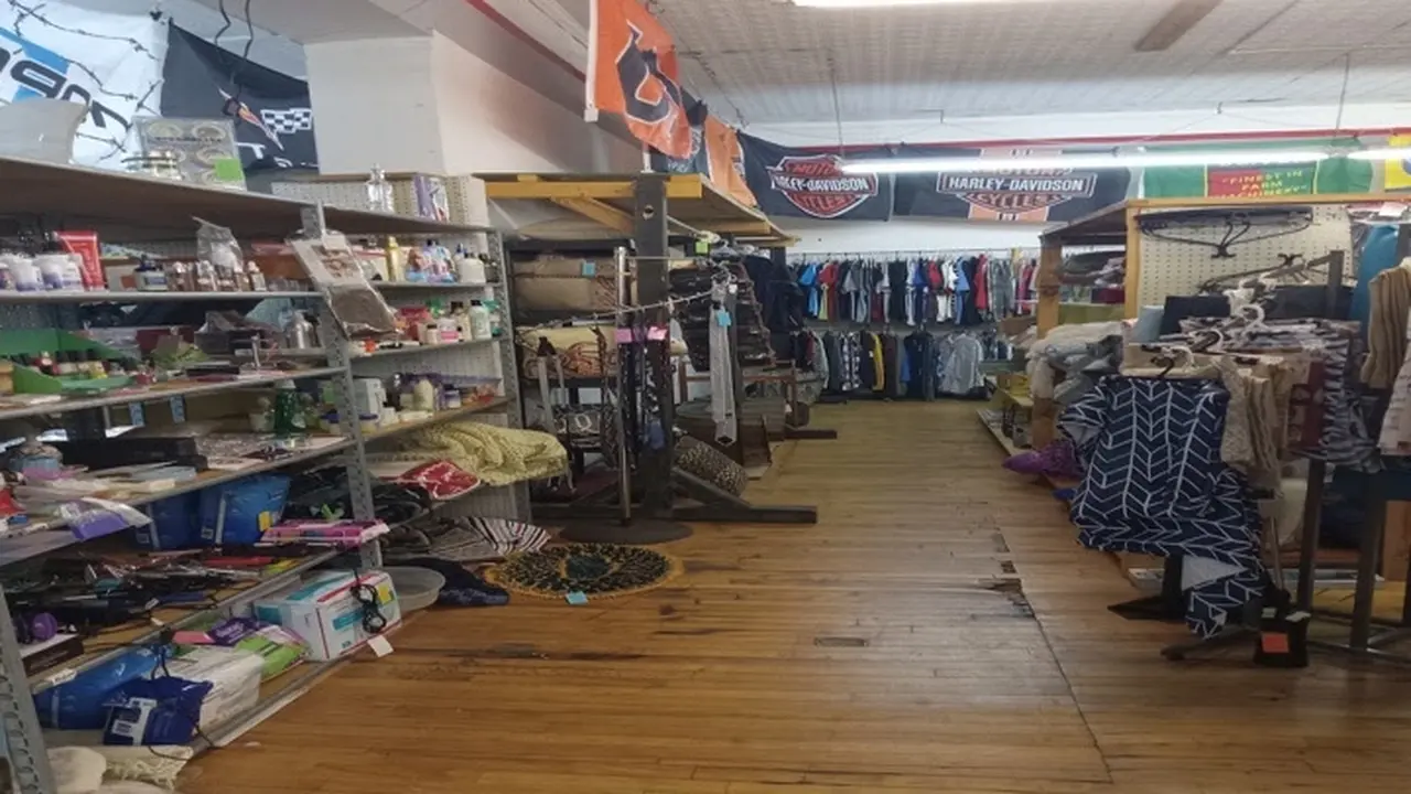 Consignment store in Thorp, Wisconsin: *Treasure Trove