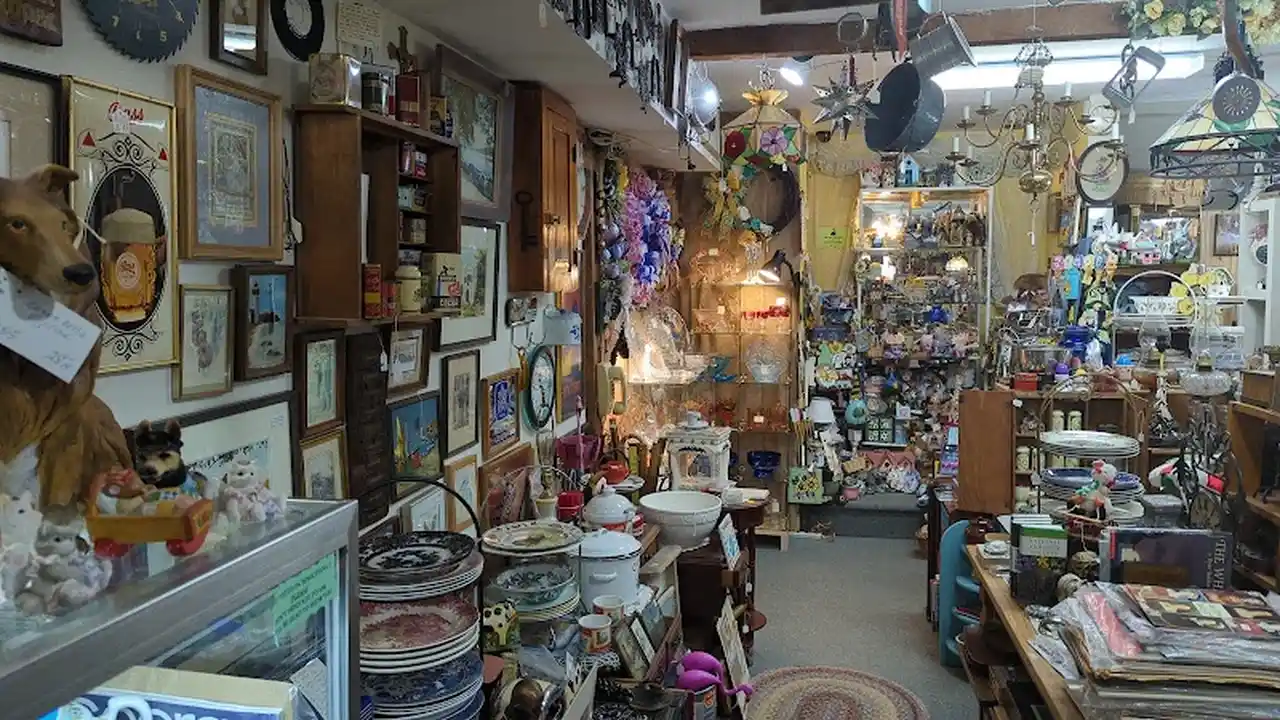 Consignment store in Amherst, New Hampshire: Treasures Antiques, Collectables & MORE!