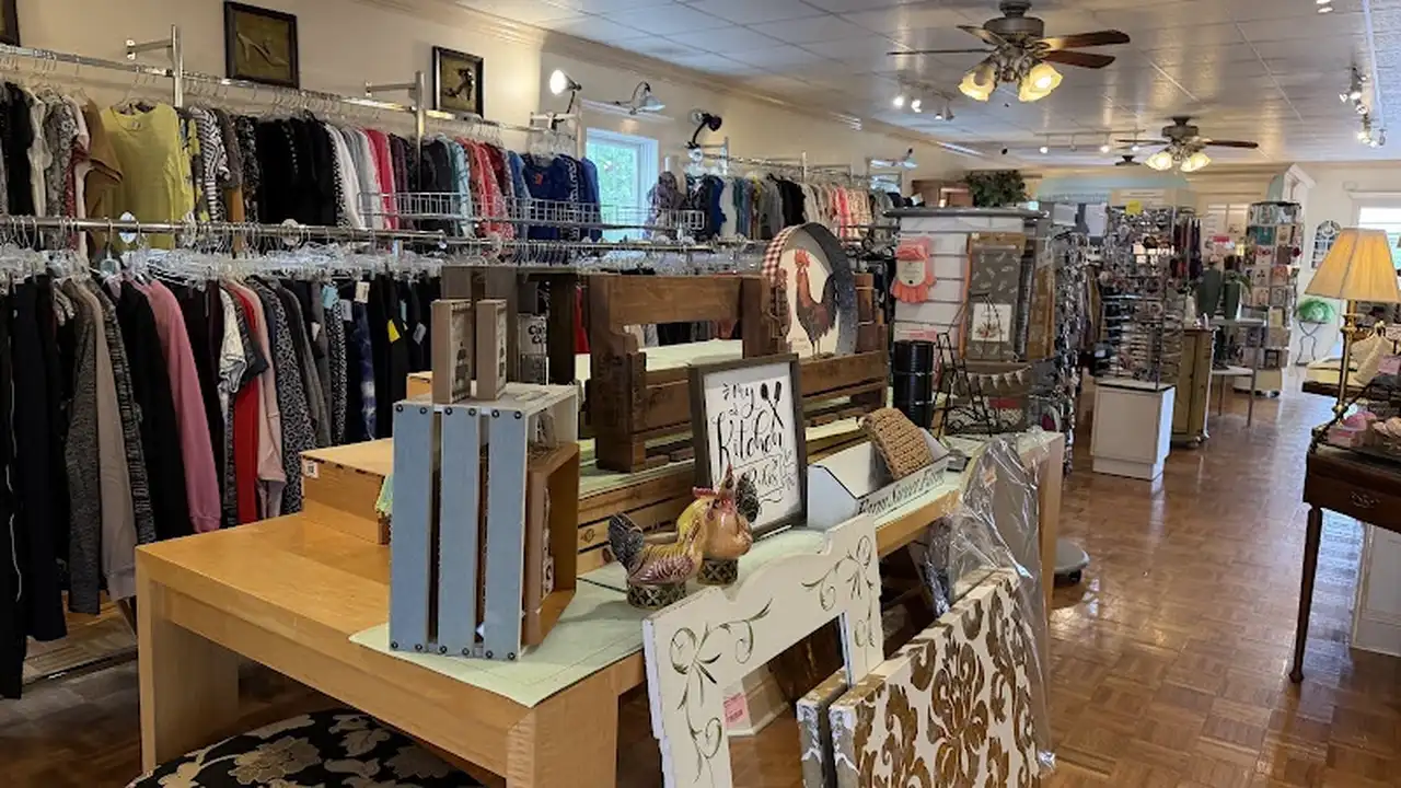 Consignment store in Harrisburg, Pennsylvania: Treasures From Home Consignments