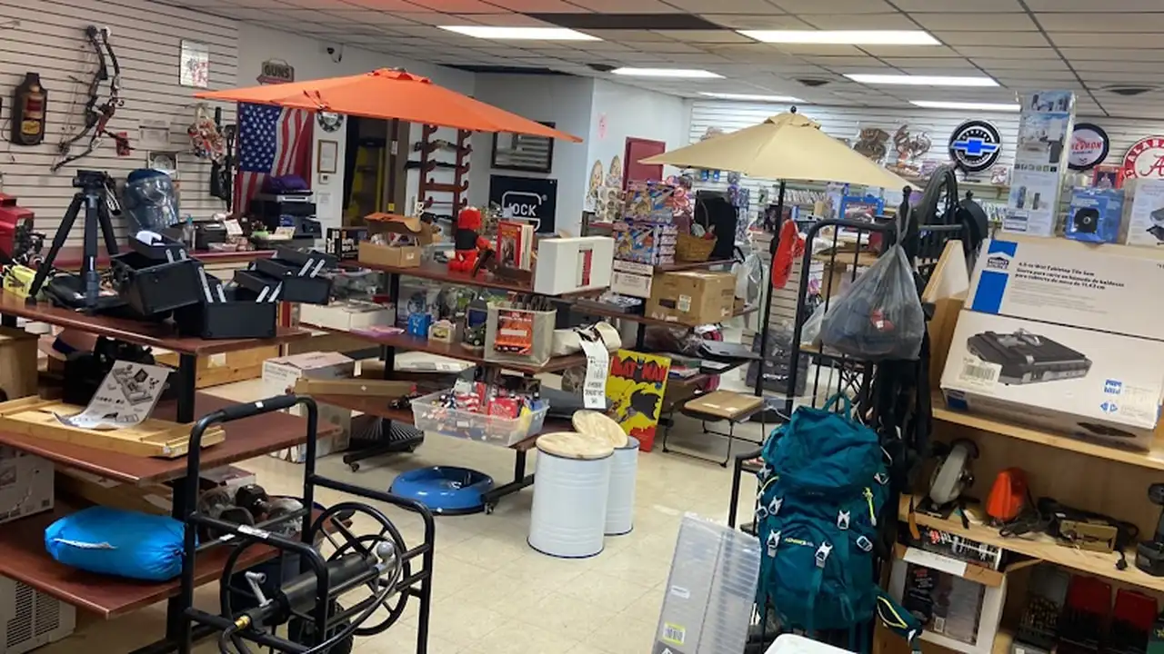 Consignment store in Bryan, Ohio: Tri-State Swap Shop