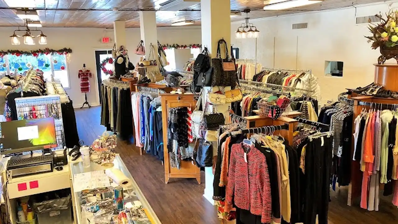 Consignment store in Tampa, Florida: Triage Consignment Boutique