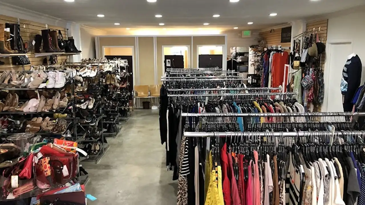 Consignment store in Los Angeles, California: TROVE