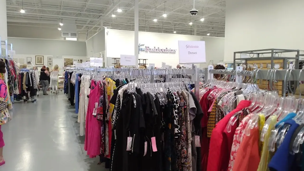 Consignment store in Naples, Florida: True Fashionistas
