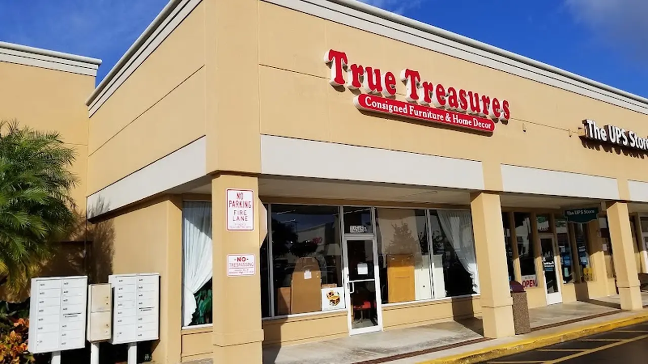 Consignment store in Delray Beach, Florida: True Treasures Consigned Furniture & Home Decor
