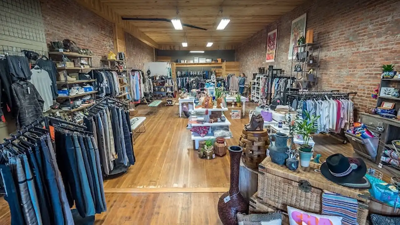 Consignment store in Bend, Oregon: Truffle Pig Trading Co.