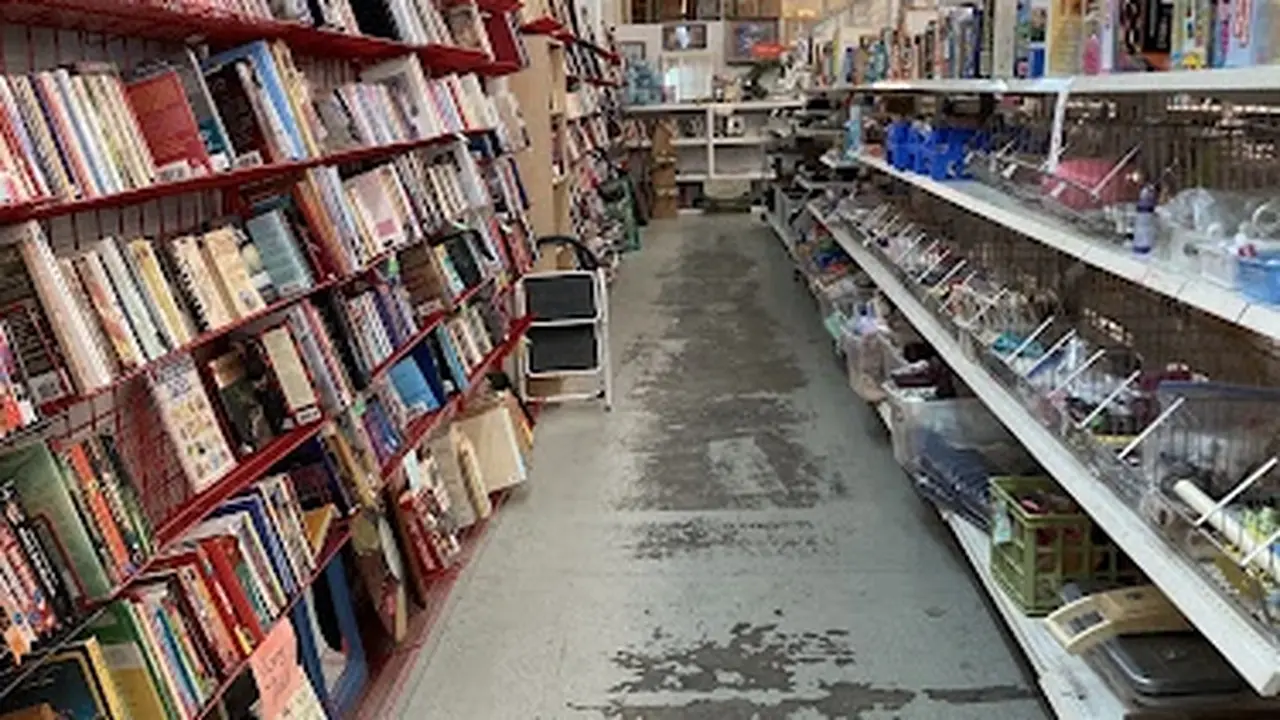 Consignment store in Robinson, Illinois: Turn About Consignment Center