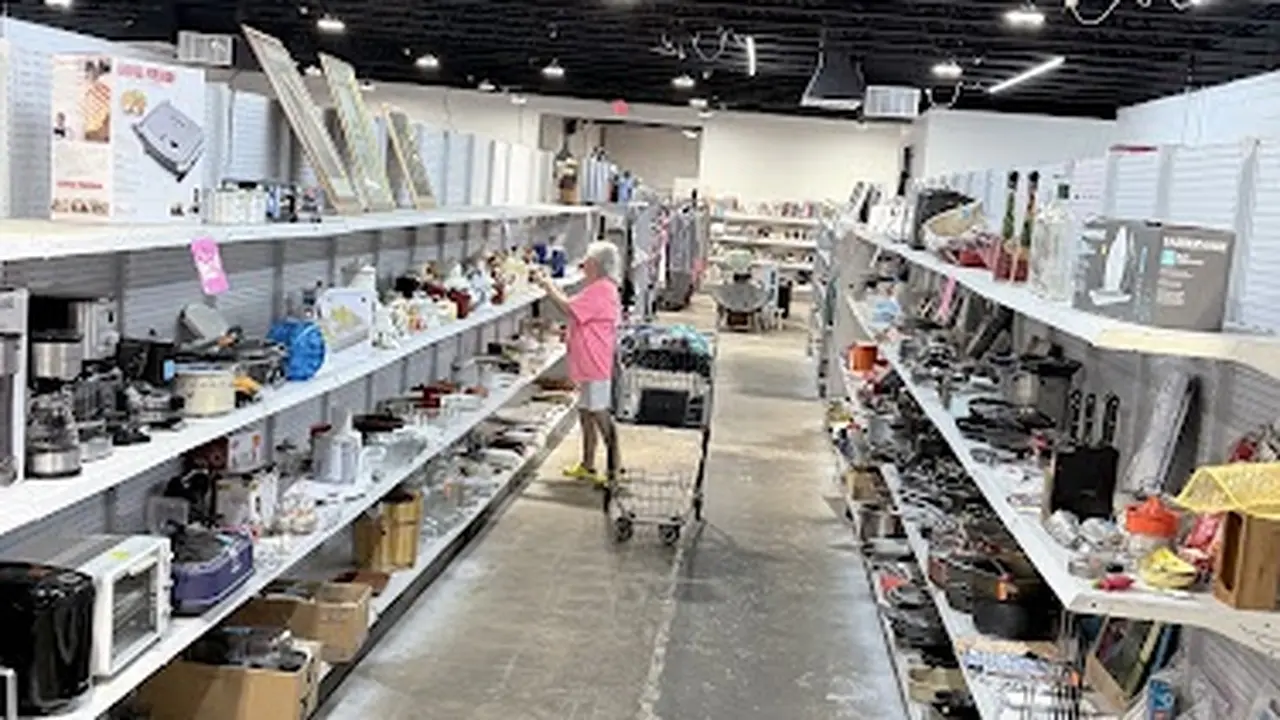 Consignment store in Manchester, Tennessee: Turn About Consignment