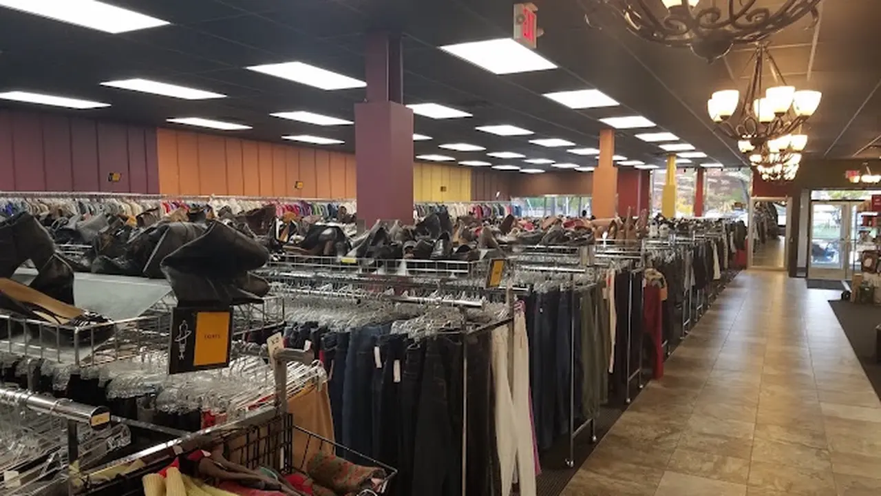 Consignment store in St Paul, Minnesota: Turn Style Consignment