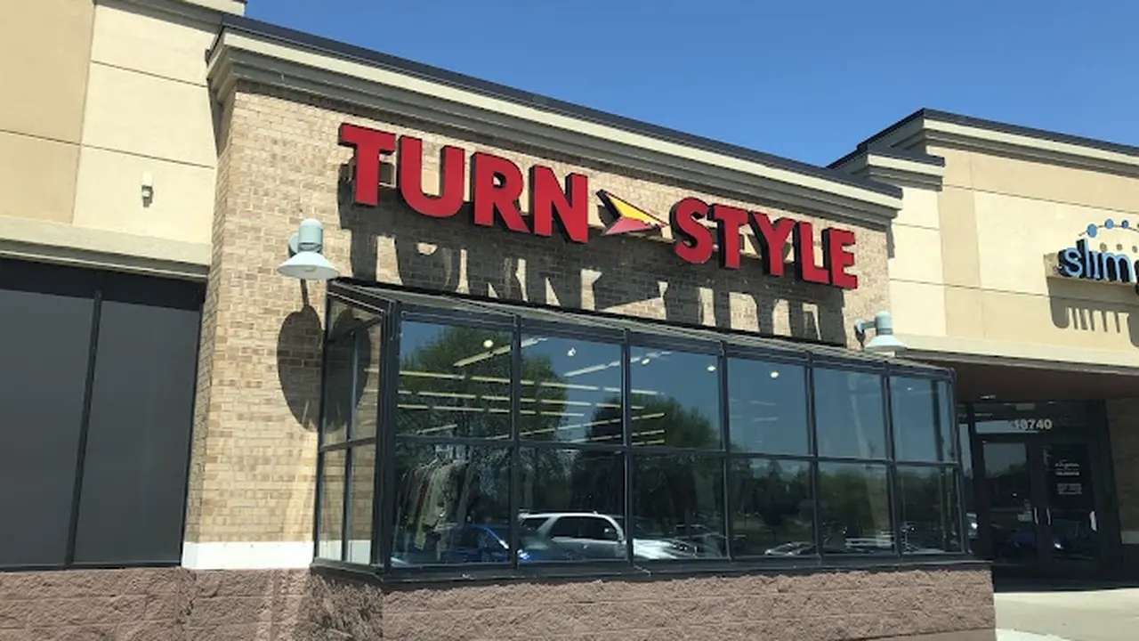 Consignment store in Maple Grove, Minnesota: Turn Style Consignment